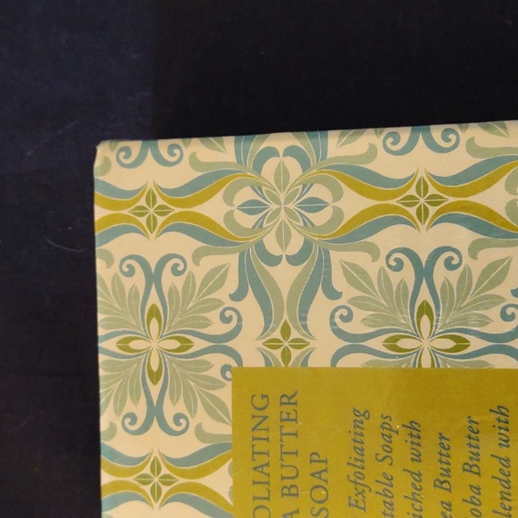 Sealed in Box Set of 4 Exfoliating Shea Butter Soaps - Picture 8 of 11